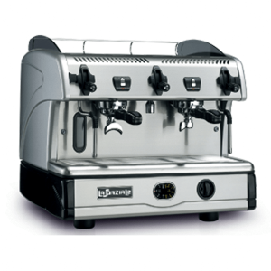 Semiautomatic coffee machine with free-flow delivery